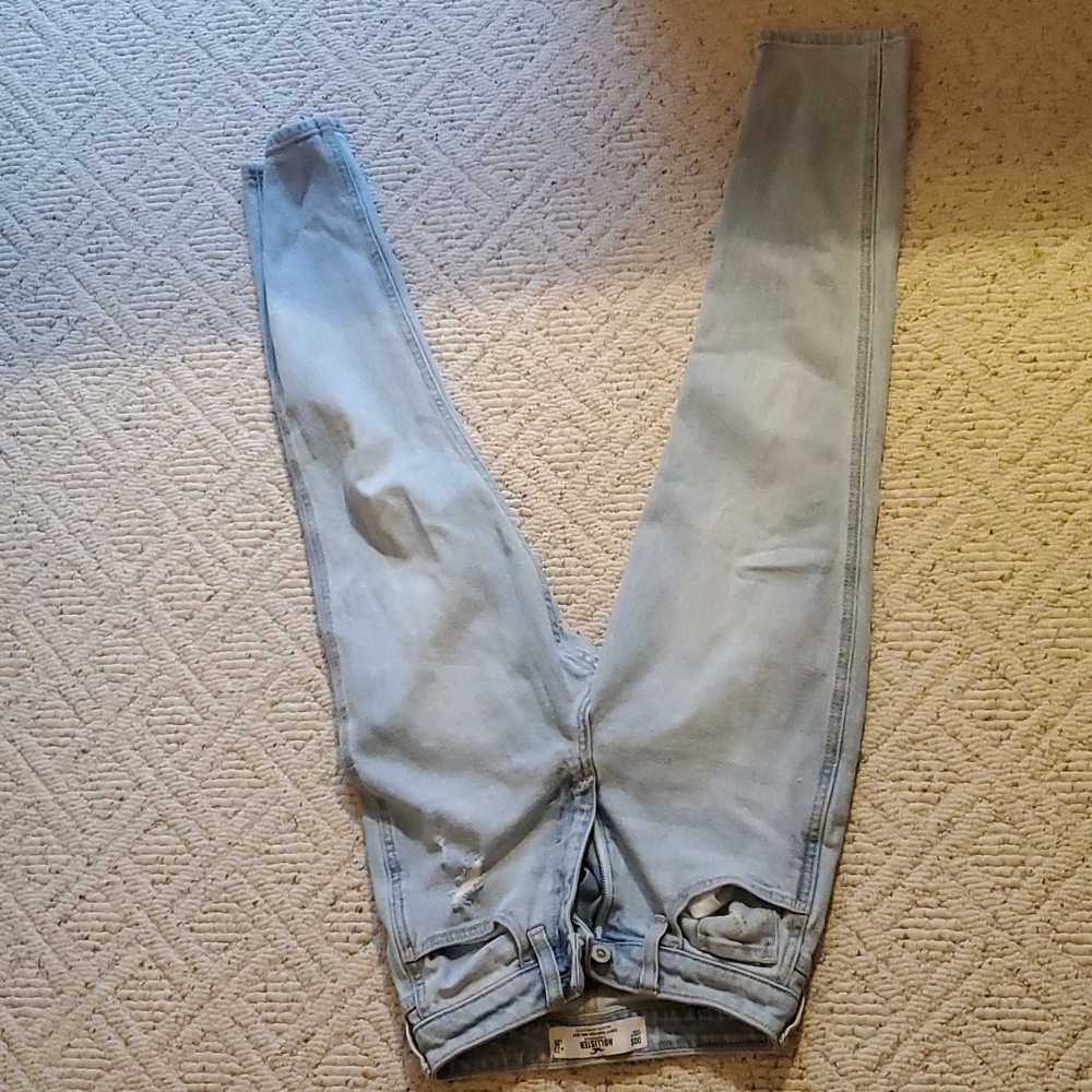 hollister curvy high rise mom jean